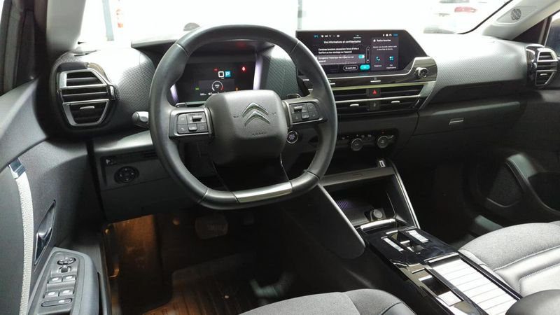 Citroën C4 Puretech 130 eat8 max + camera 360 + toit pano