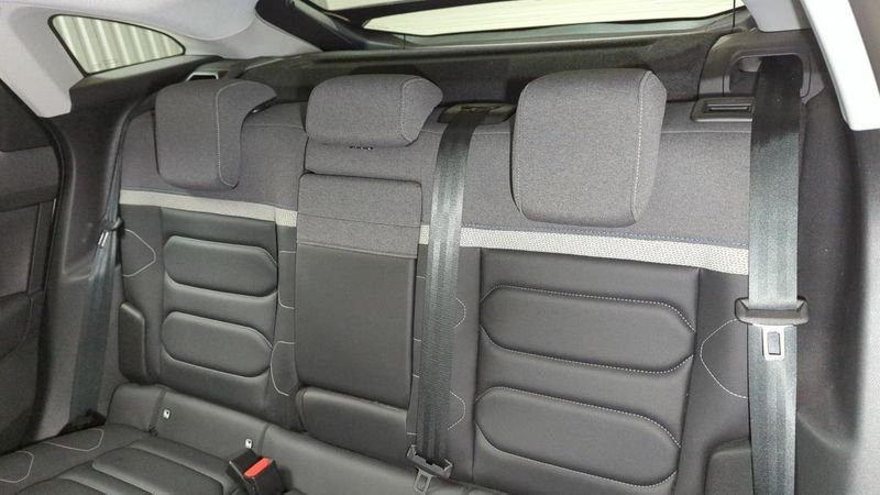 Citroën C4 Puretech 130 eat8 max + camera 360 + toit pano