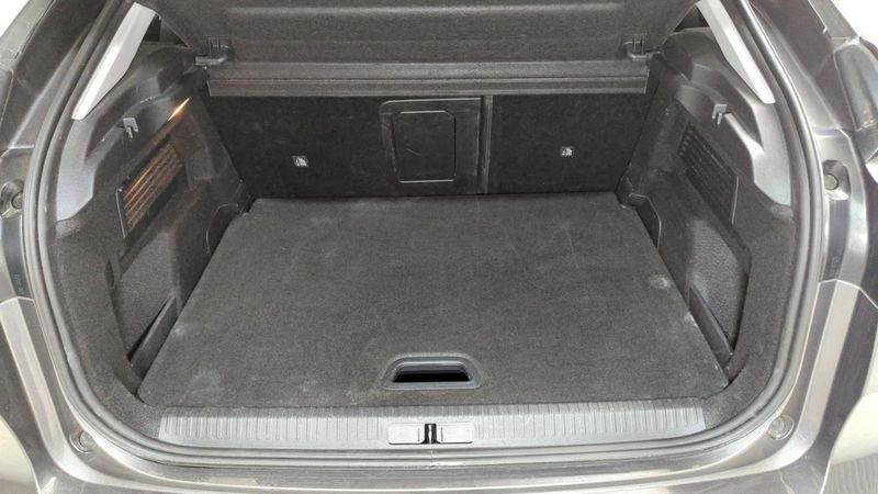 Citroën C4 Puretech 130 eat8 max + camera 360 + toit pano