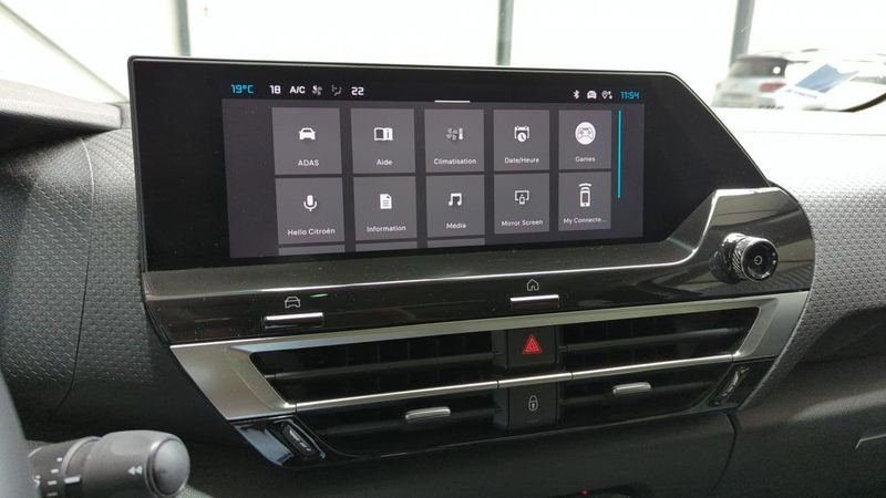 Citroën C4 Puretech 130 eat8 max + camera 360 + toit pano