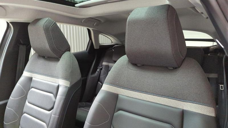 Citroën C4 Puretech 130 eat8 max + camera 360 + toit pano