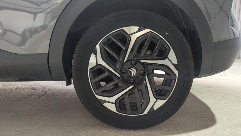 Citroën C4 Puretech 130 eat8 max + camera 360 + toit pano