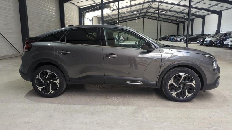 Citroën C4 Puretech 130 eat8 max + camera 360 + toit pano