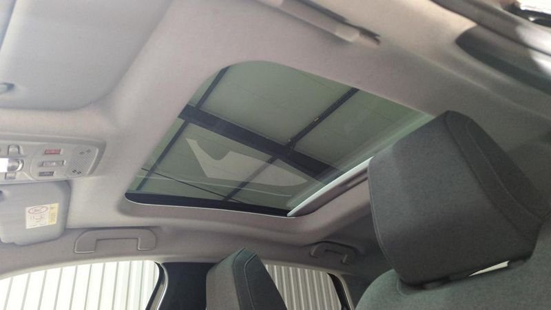 Citroën C4 Puretech 130 eat8 max + camera 360 + toit pano