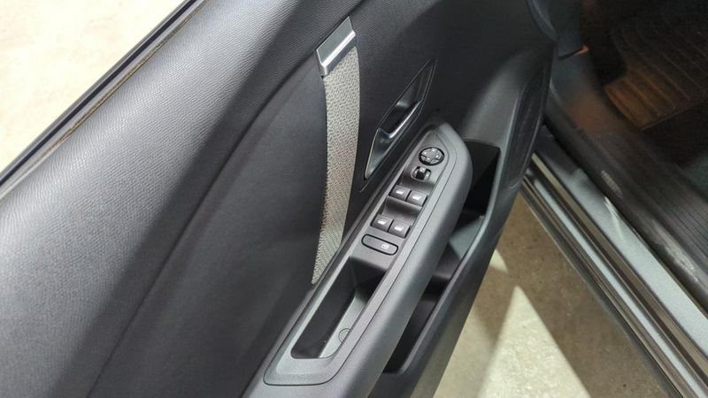 Citroën C4 Puretech 130 eat8 max + camera 360 + toit pano