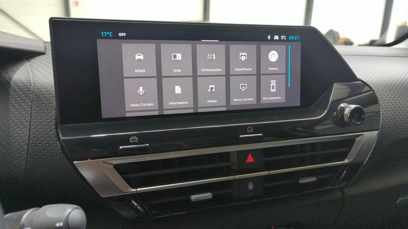 Citroën C4 Puretech 130 eat8 max + camera 360 + toit pano