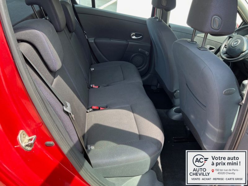 RENAULT CLIO 3 1.4i - 16V Confort Pack Clim Dynamique