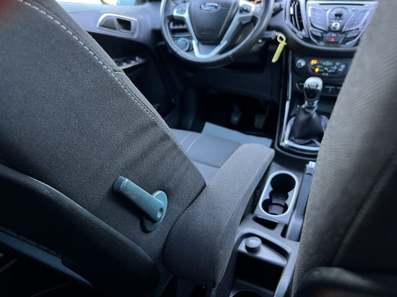 FORD B-MAX TITANIUM 1.0 ECOBOOST 125 Cv TOIT PANO PORTES COULISSANTES CRIT AIR 1 - GARANTIE 1 AN