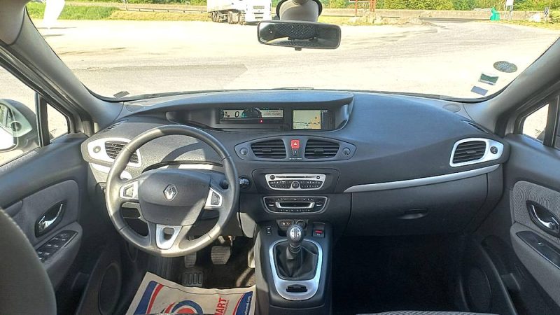 RENAULT MEGANE SCENIC TOMTOM 2011