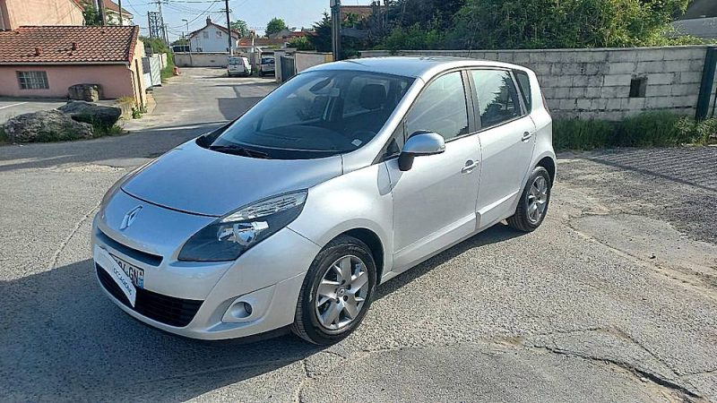 RENAULT MEGANE SCENIC TOMTOM 2011