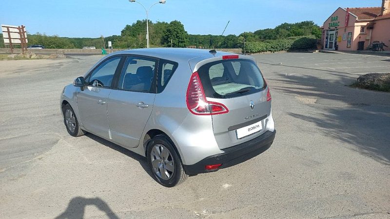 RENAULT MEGANE SCENIC TOMTOM 2011