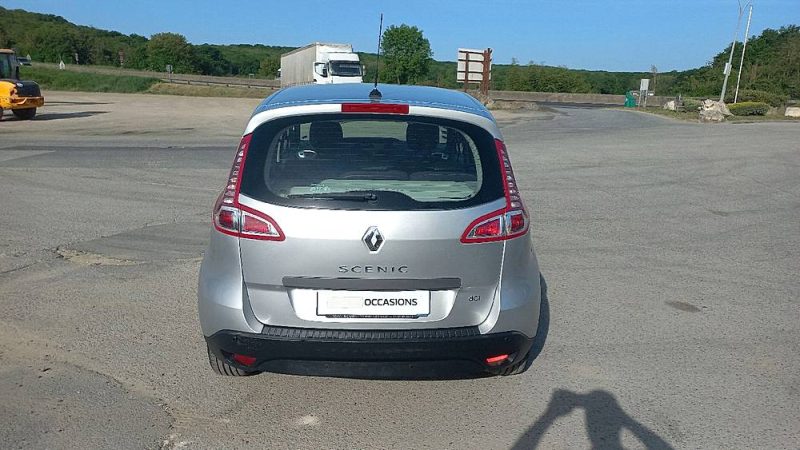 RENAULT MEGANE SCENIC TOMTOM 2011