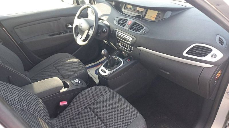 RENAULT MEGANE SCENIC TOMTOM 2011