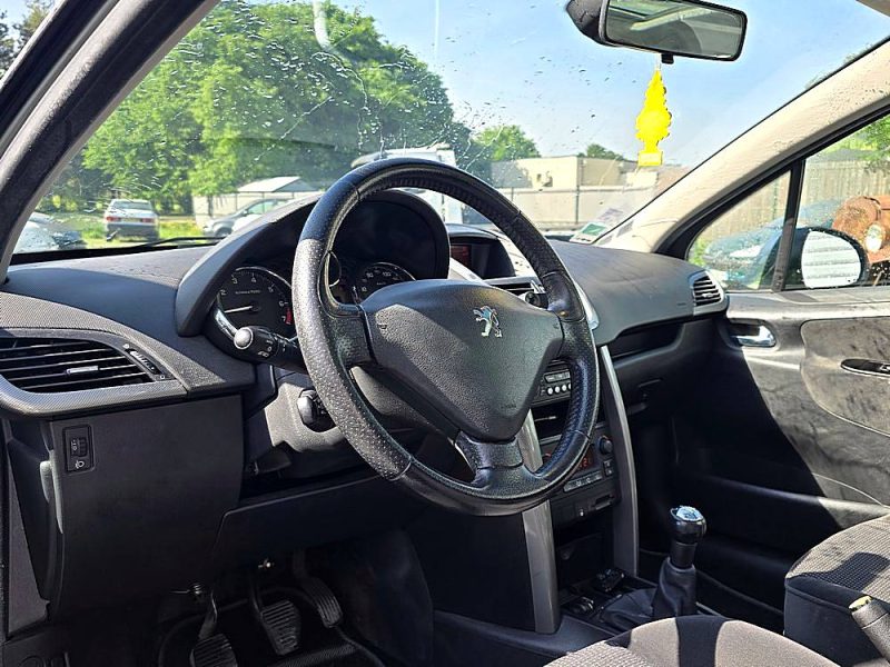 PEUGEOT 207 2006