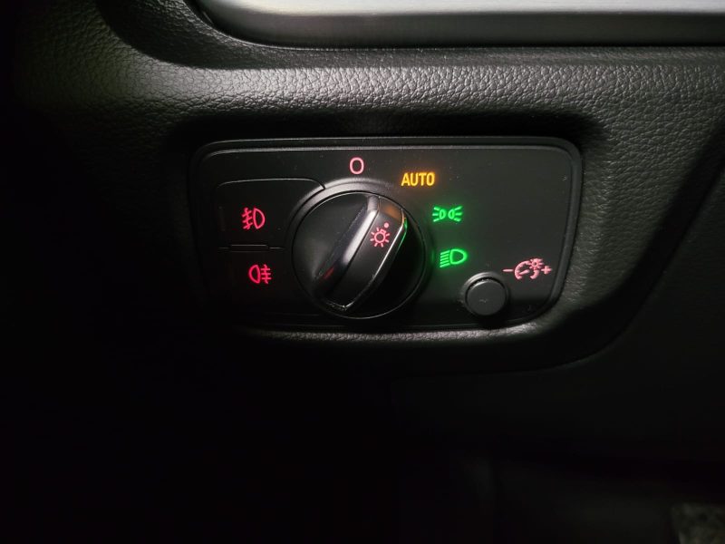 AUDI A3 SPORTBACK 2.0 TDi QUATTRO 184cv S LINE / 2EME MAIN / ENTRETIEN COMPLET / AIDE AU PARKING AR 