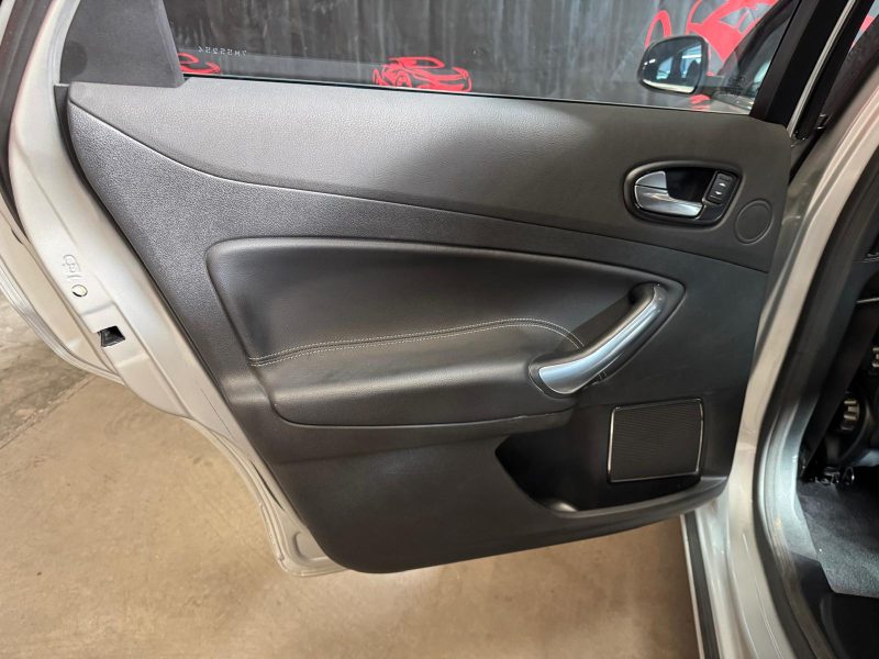 FORD MONDEO 2.0i 145 Titanium X 