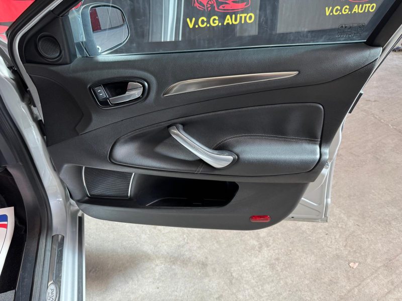 FORD MONDEO 2.0i 145 Titanium X 