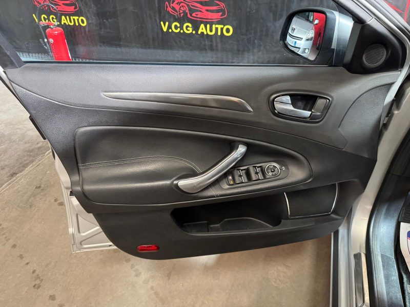 FORD MONDEO 2.0i 145 Titanium X 