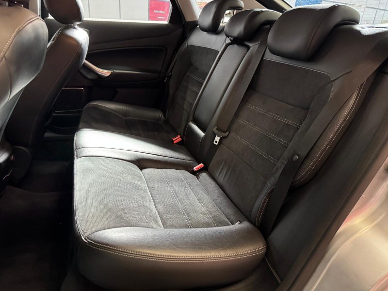 FORD MONDEO 2.0i 145 Titanium X 