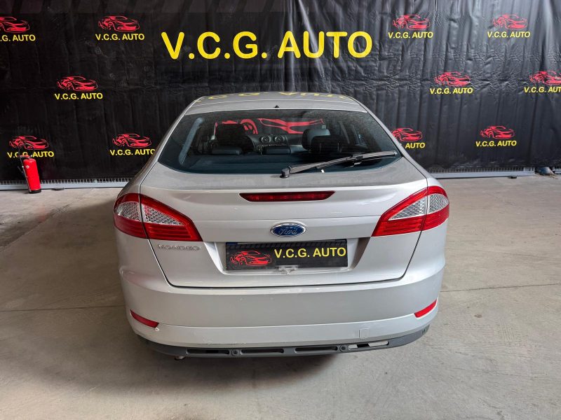 FORD MONDEO 2.0i 145 Titanium X 