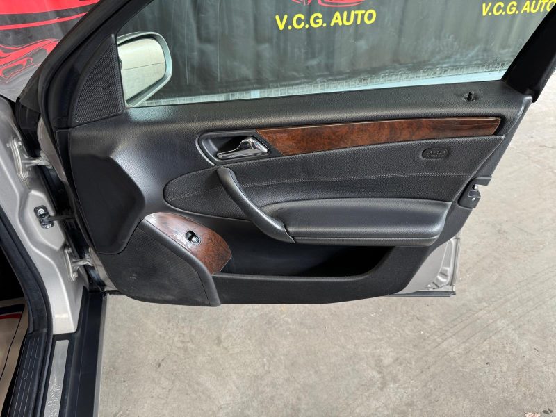 MERCEDES CLASSE C 200 CDI 122 Elegance 