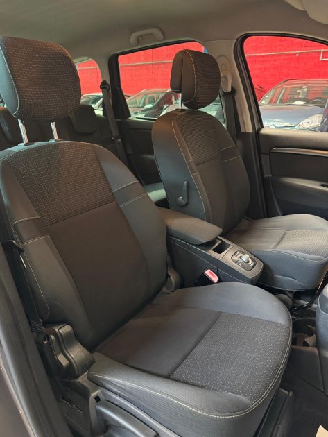 RENAULT MEGANE SCENIC 1.5 DCI 105 Dynamique 