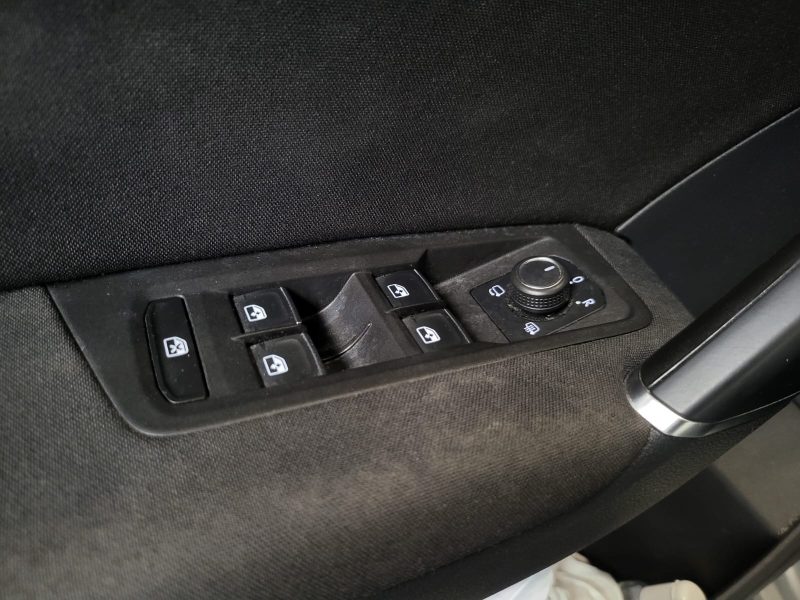 VOLKSWAGEN TOURAN 1.6 TDI 110cv DSG7 CONFORTLINE / 7 PLACES / 1ER MAIN / SUIVI COMPLET VW