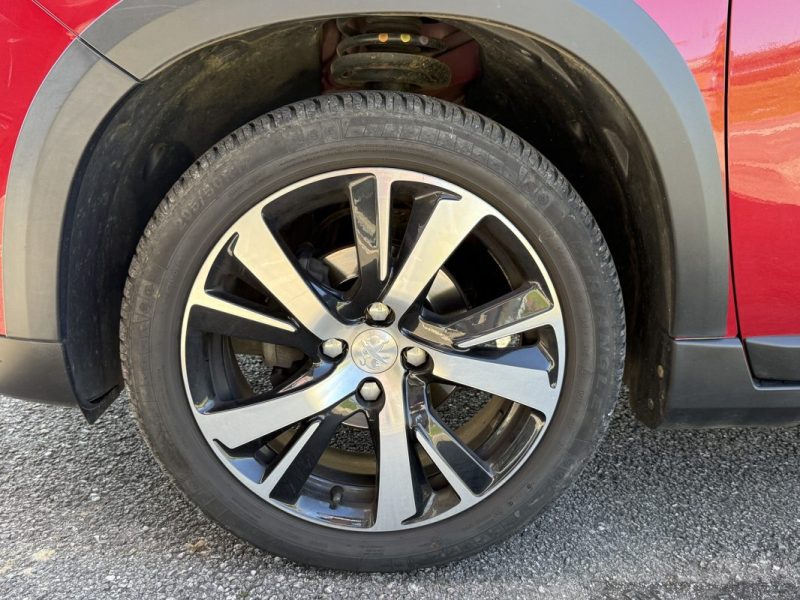 PEUGEOT 2008 1.5 BlueHDI 100 GT Line APPLE CARPLAY / CAMERA / TOIT PANO