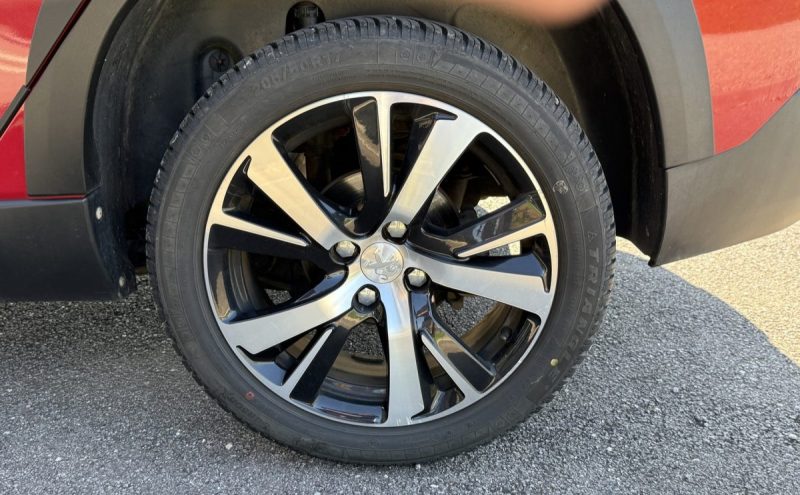 PEUGEOT 2008 1.5 BlueHDI 100 GT Line APPLE CARPLAY / CAMERA / TOIT PANO