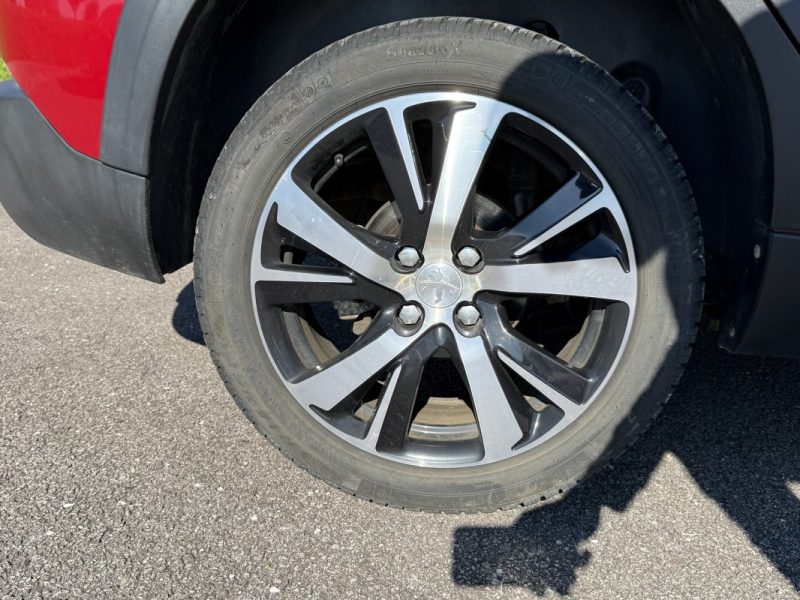 PEUGEOT 2008 1.5 BlueHDI 100 GT Line APPLE CARPLAY / CAMERA / TOIT PANO