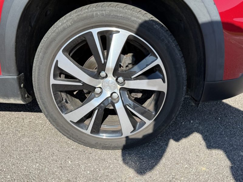 PEUGEOT 2008 1.5 BlueHDI 100 GT Line APPLE CARPLAY / CAMERA / TOIT PANO