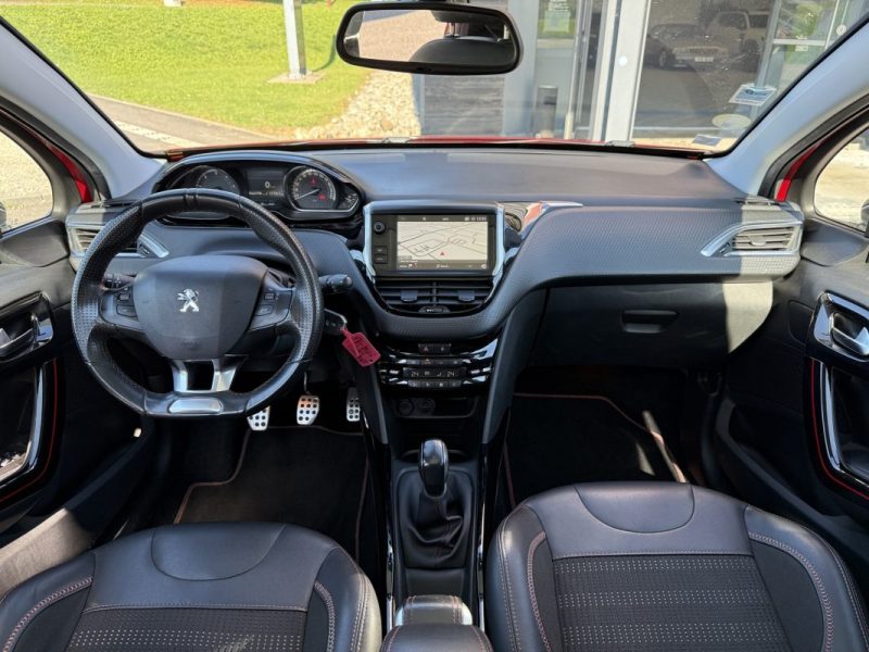 PEUGEOT 2008 1.5 BlueHDI 100 GT Line APPLE CARPLAY / CAMERA / TOIT PANO