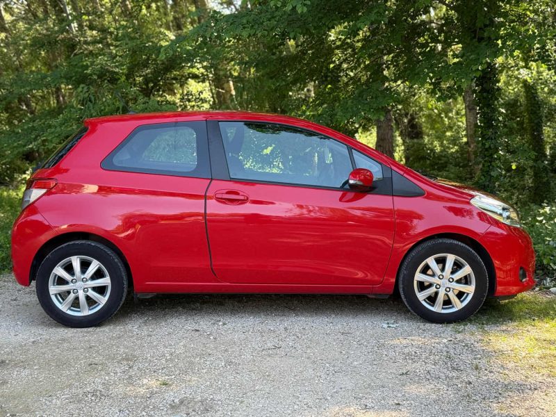 TOYOTA YARIS 1.0 VVT-i 69 TENDANCE 3P