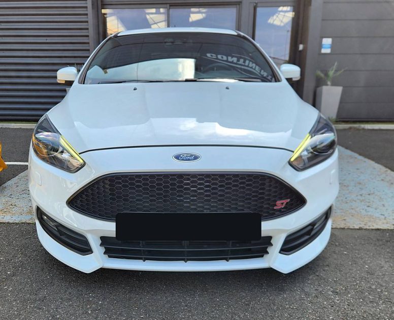 FORD FOCUS 2.0 250 ST*1°Main*RECARO*GPS*XENON*