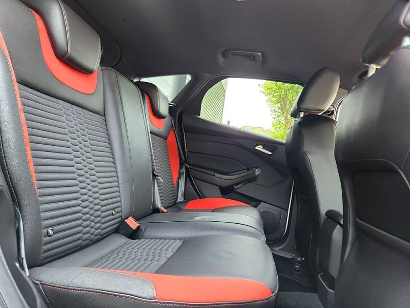 FORD FOCUS 2.0 250 ST*1°Main*RECARO*GPS*XENON*