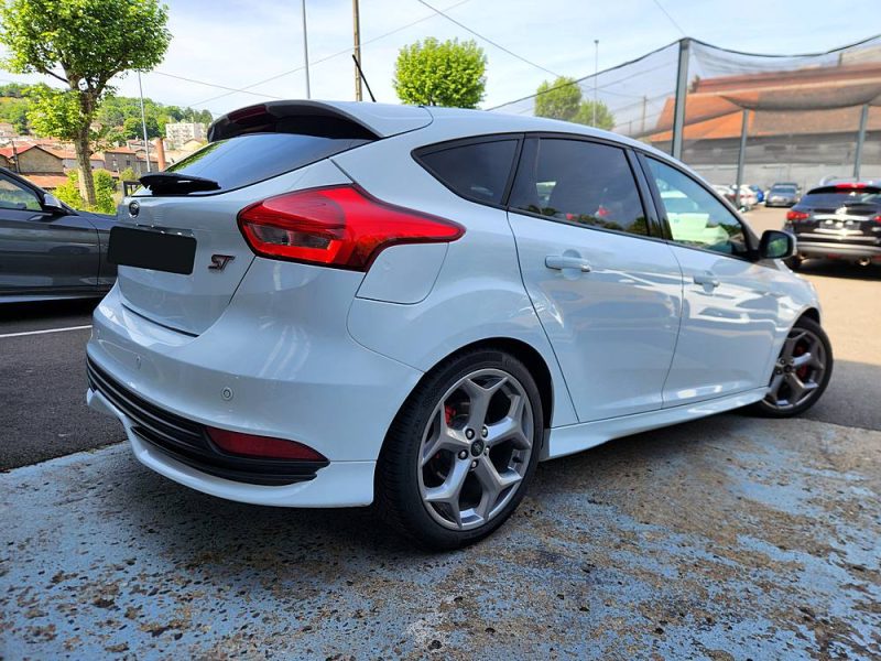 FORD FOCUS 2.0 250 ST*1°Main*RECARO*GPS*XENON*