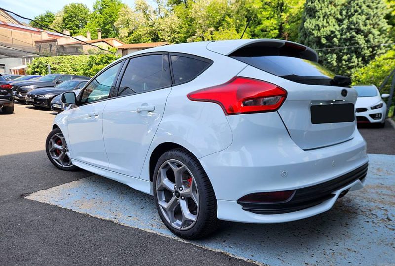 FORD FOCUS 2.0 250 ST*1°Main*RECARO*GPS*XENON*