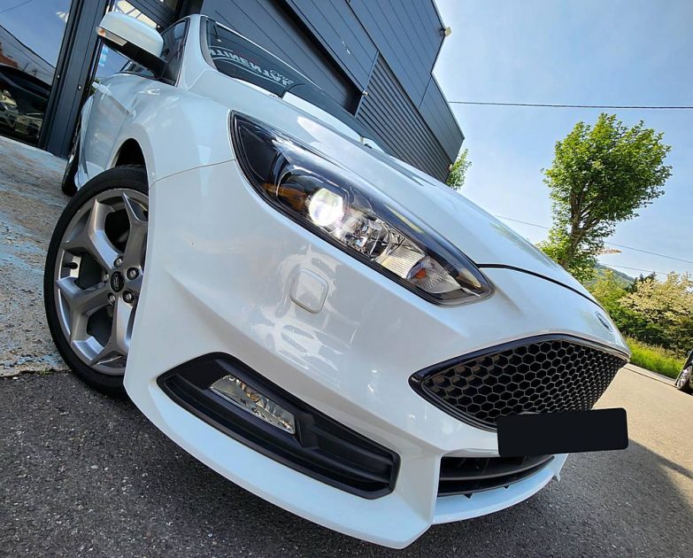 FORD FOCUS 2.0 250 ST*1°Main*RECARO*GPS*XENON*