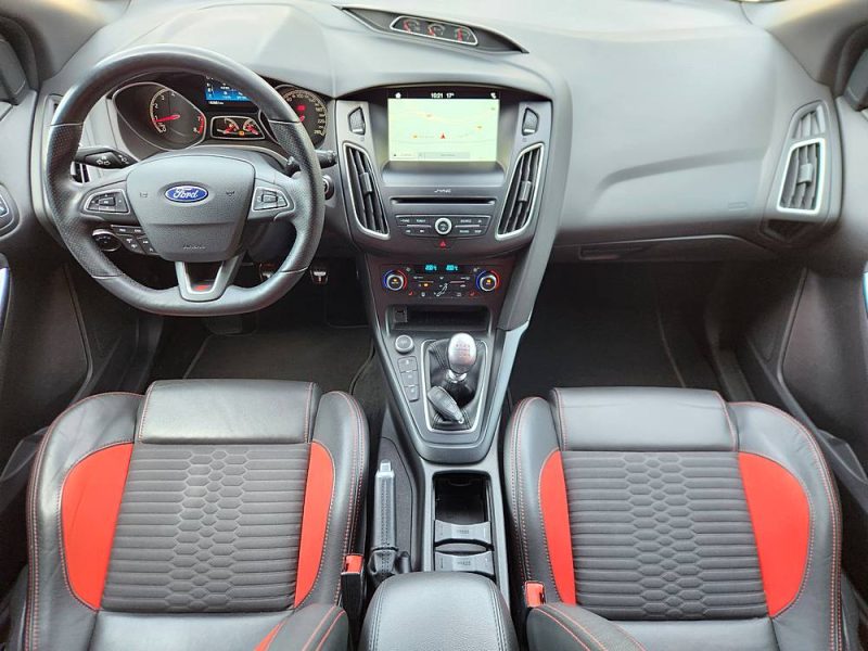 FORD FOCUS 2.0 250 ST*1°Main*RECARO*GPS*XENON*