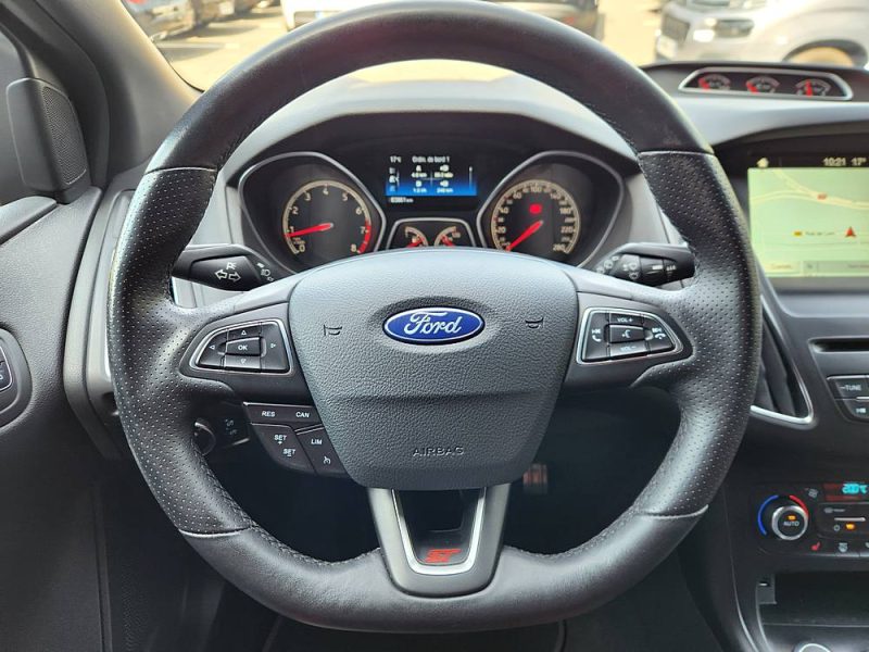 FORD FOCUS 2.0 250 ST*1°Main*RECARO*GPS*XENON*