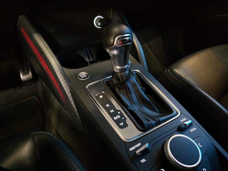 AUDI Q2 35 TFSI 150cv S TRONIC S LINE / APPLE CARPLAY / ECLAIRAGE D\'AMBIANCE / KEYLESS