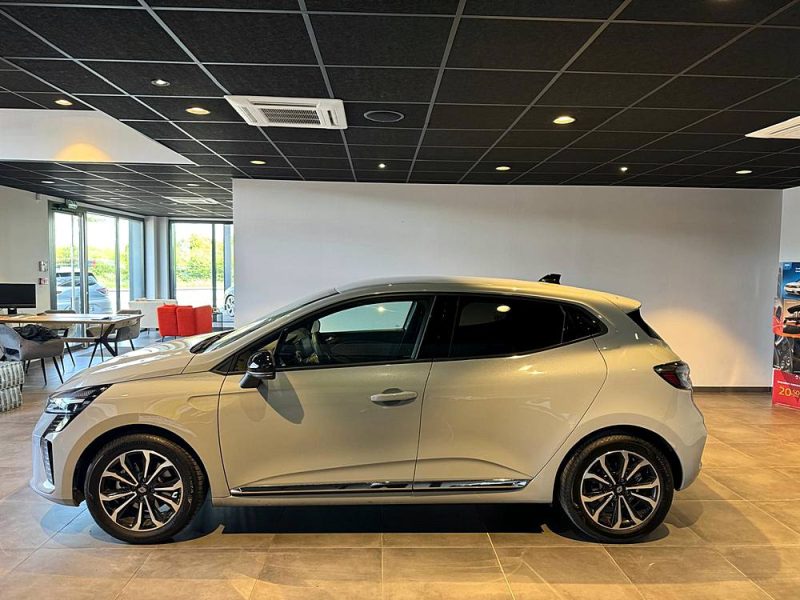 RENAULT CLIO 2024