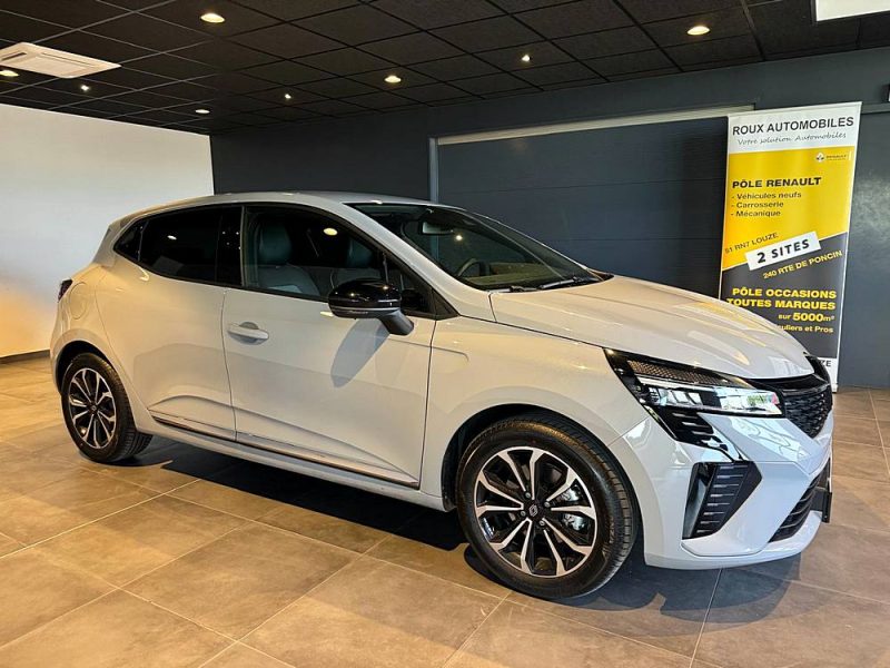 RENAULT CLIO 2024