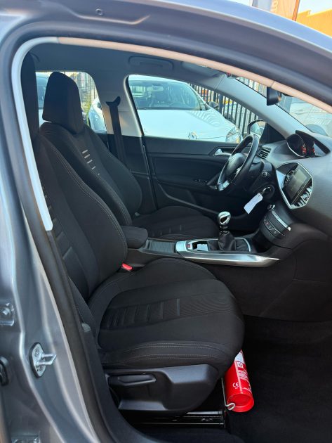 PEUGEOT 308 2015