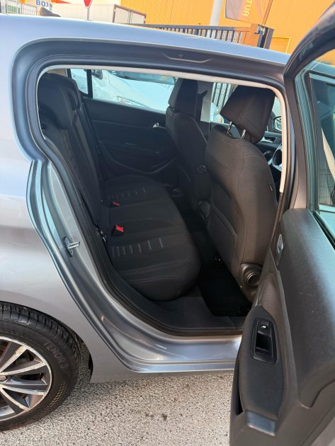 PEUGEOT 308 2015