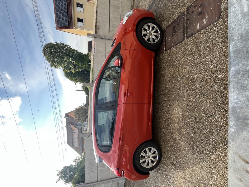 PEUGEOT 208 2017