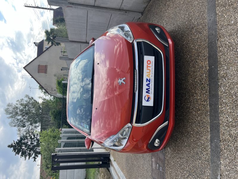 PEUGEOT 208 2017