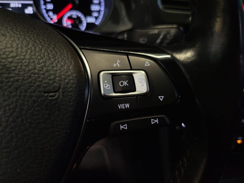 VOLKSWAGEN GOLF VII 2.0 TDi 150cv CONFORTLINE / CARPLAY + ACC + FRONT ASSIST /