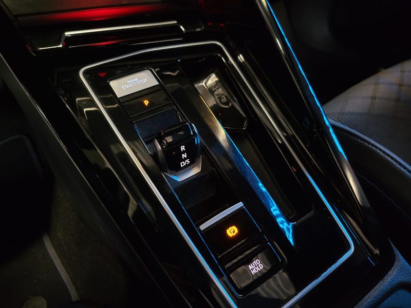 VOLKSWAGEN GOLF VIII R PERFORMANCE 2.0 TSi 320Ch 4 MOTION AKRAPOVIC / TOIT OUVRANT / TETE HAUTE / H&