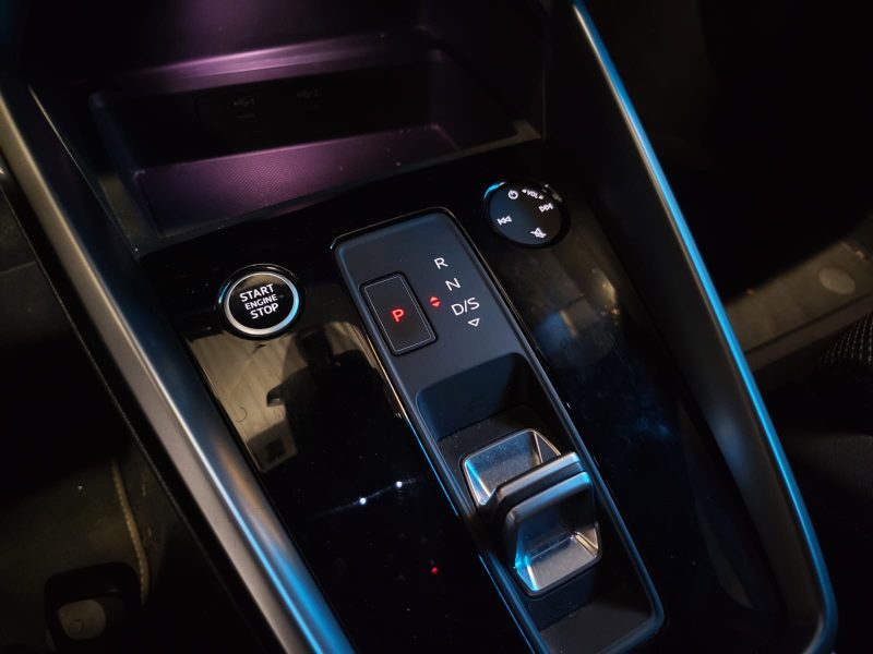 AUDI A3 SPORTBACK 35 TFSI 150cv S LINE / SUIVI AUDI / TOIT OUVRANT / CARPLAY SANS FIL / CAMERA DE RE